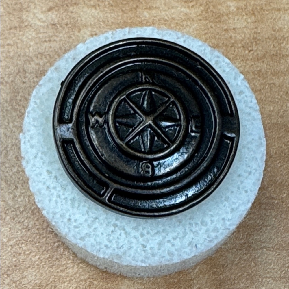 Ginger Snaps 20mm Brass color Compass